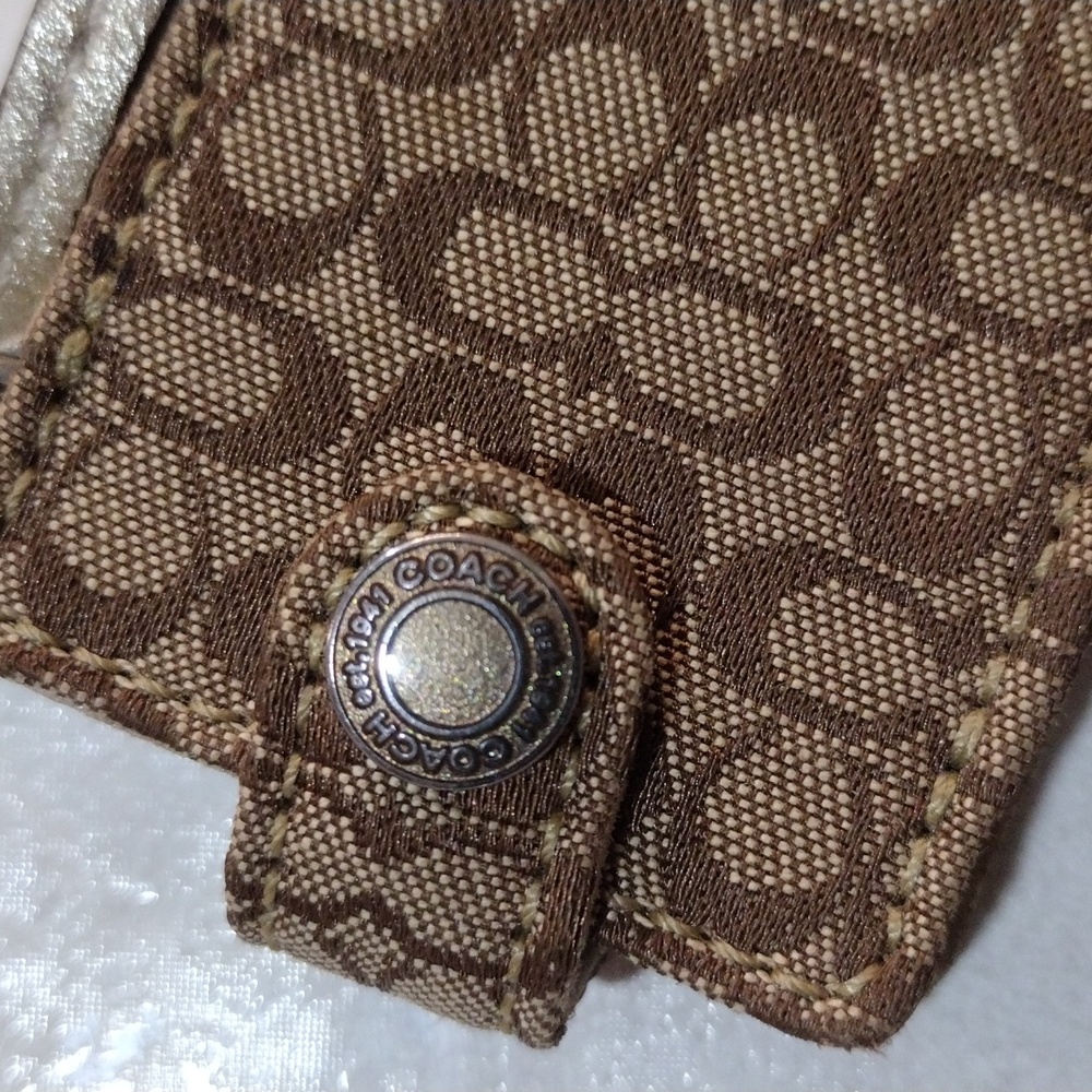 EUC Coach Signature I-Pod Case - Picture 6 of 13